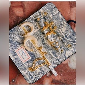 Sezane Jewelry Case & pouch - Inoui Editions Blue Velvet and Floral Bag